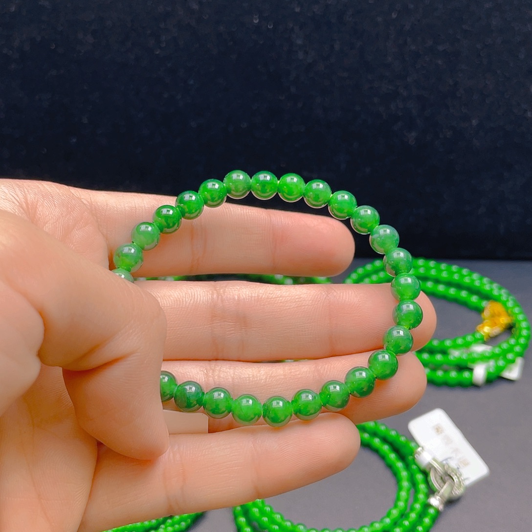 翡翠未镶嵌项链            