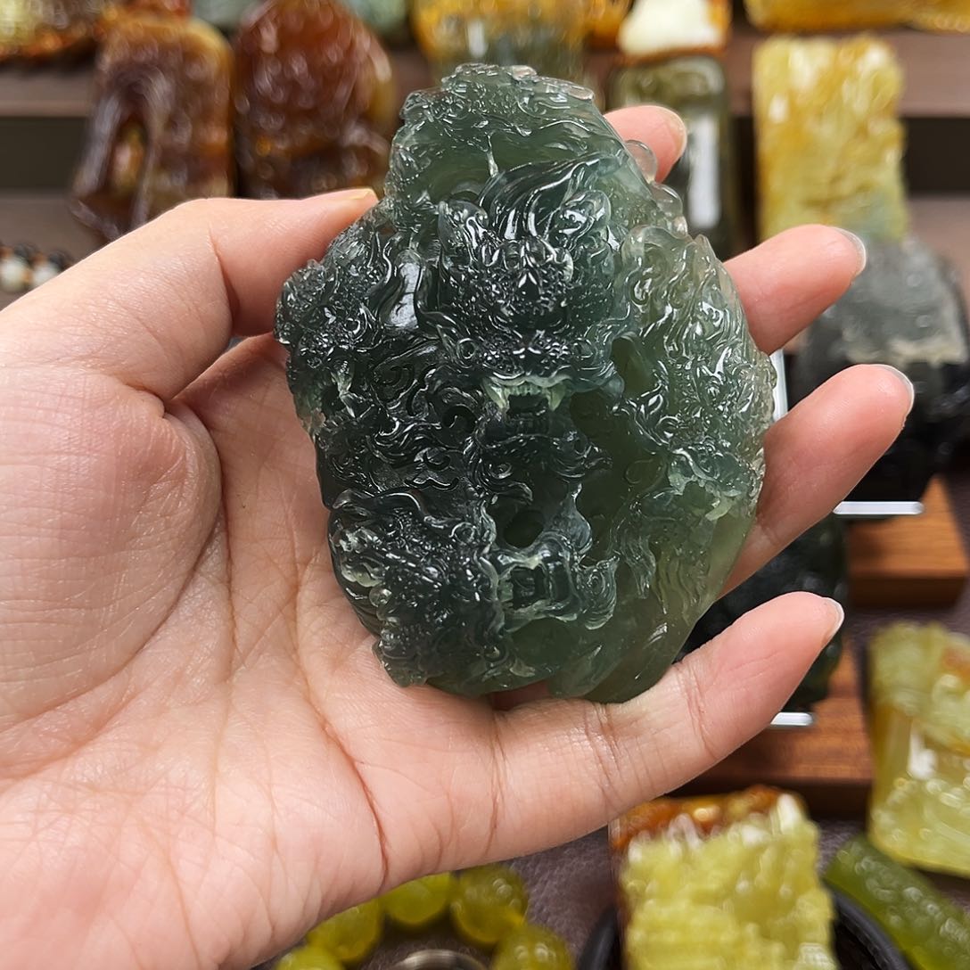 蛇纹石玉颈饰未镶嵌武*豪