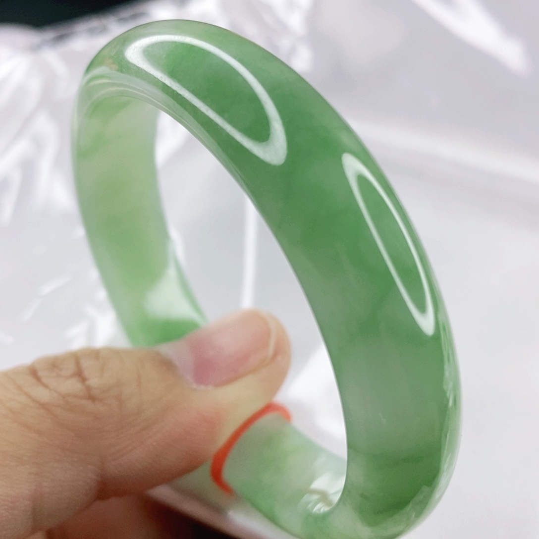 翡翠手镯未镶嵌54.2圈口贵妃