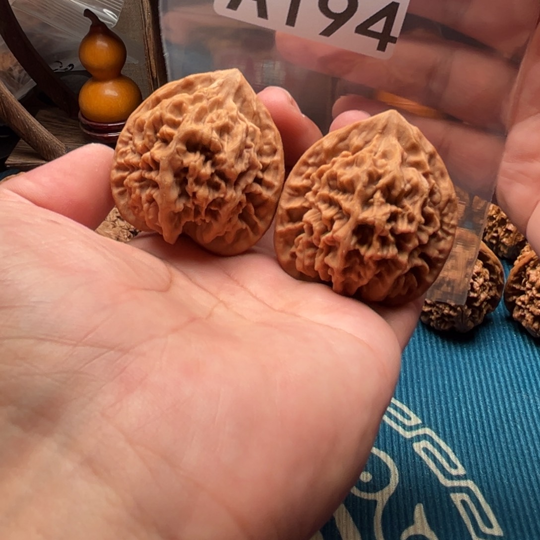 吊坠文玩核桃大龙纹