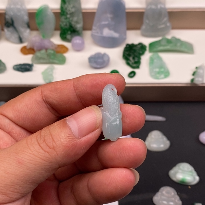 翡翠未镶嵌颈饰翡翠