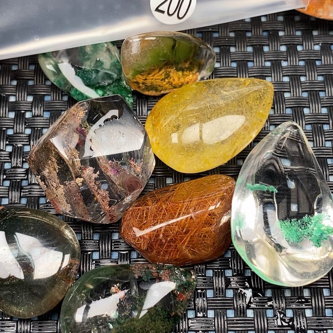 丫***丫水晶吊坠(不含链)未镶嵌