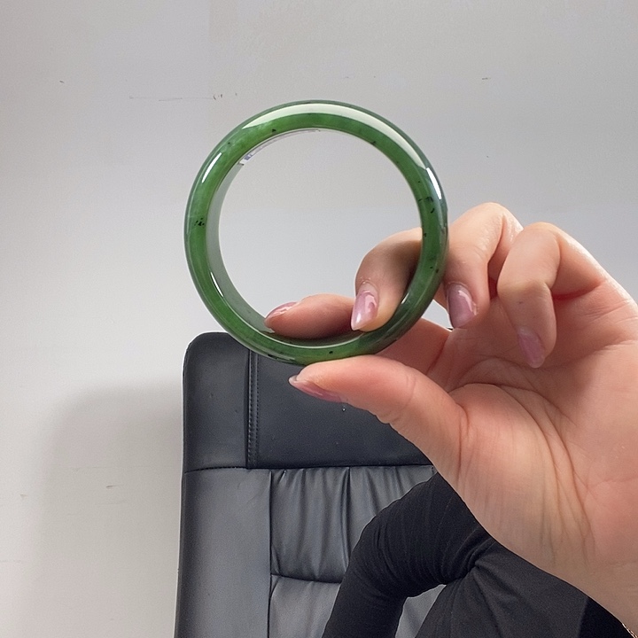 和田玉手镯未镶嵌努**好