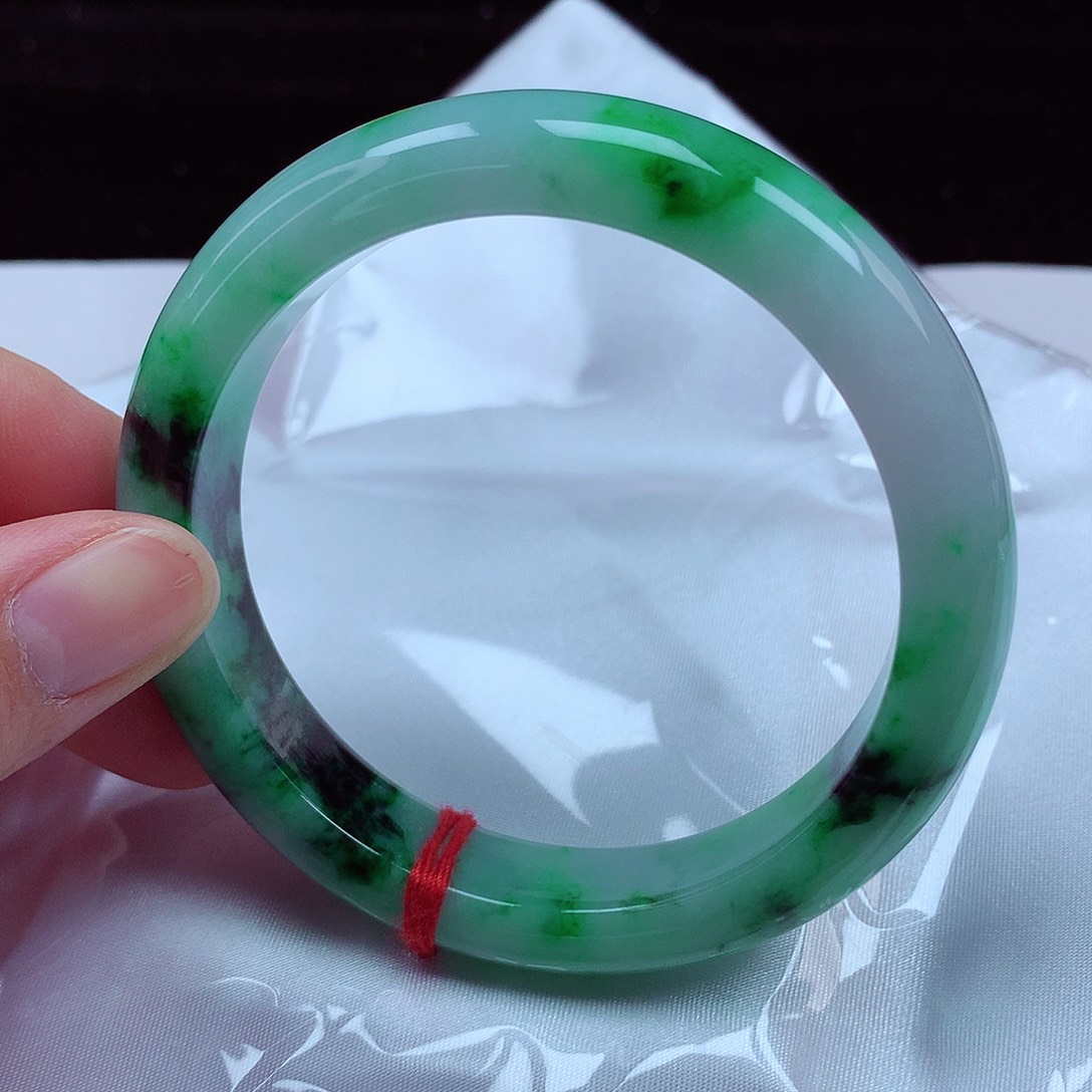 翡翠手镯未镶嵌61圈