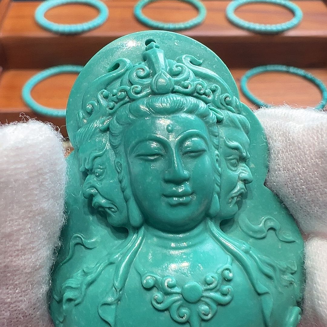 绿松石未镶嵌颈饰