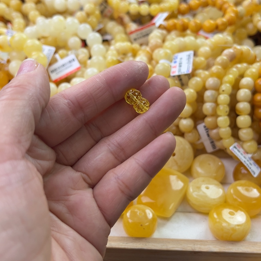 琥珀珠宝奇石未镶嵌