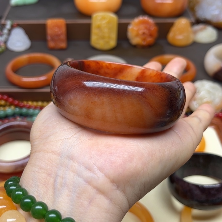 石英质玉手镯未镶嵌