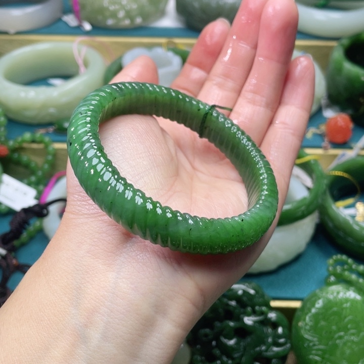 和田玉手镯57+圈口 编号18未镶嵌