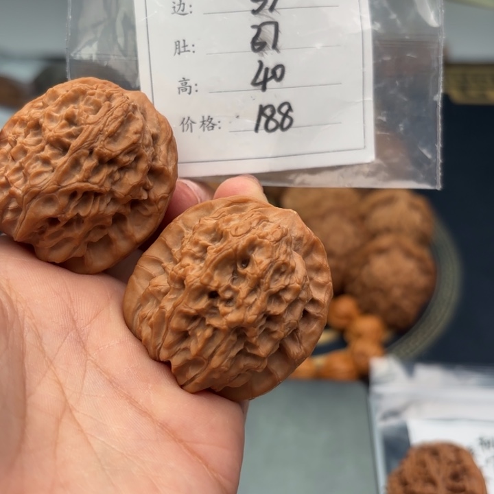 文玩核桃把件马老四65