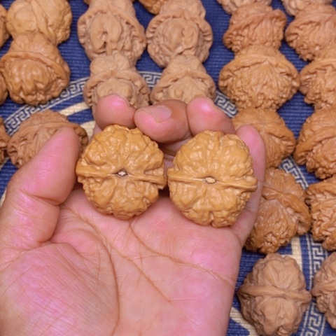 【闪购商品】文玩核桃吊坠奔**鱼蛙蛙37