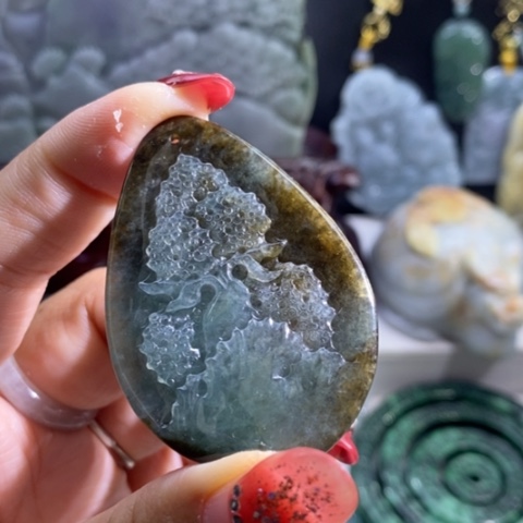 【闪购商品】颈饰未镶嵌翡翠山水