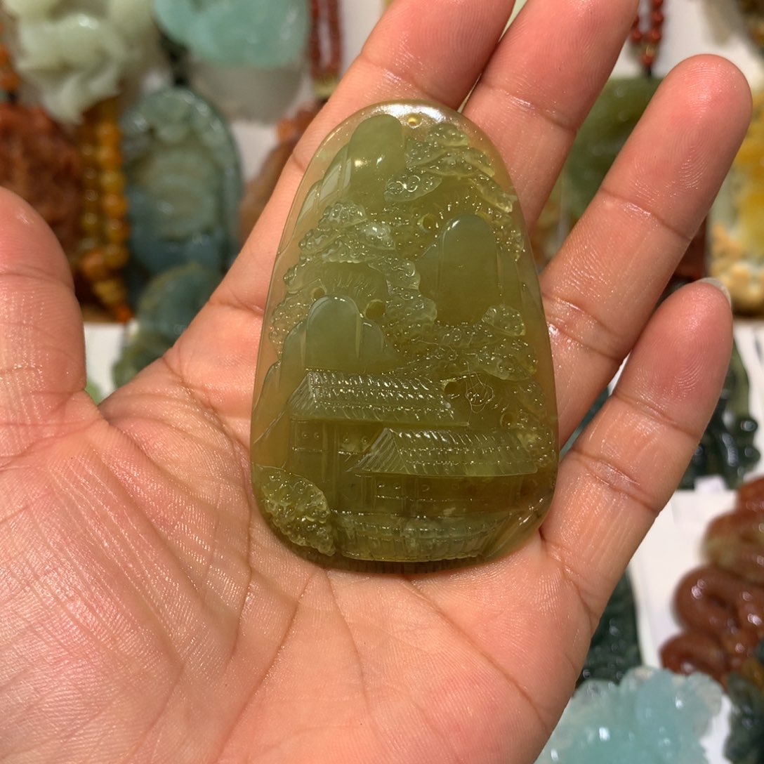 蛇纹石玉未镶嵌颈饰