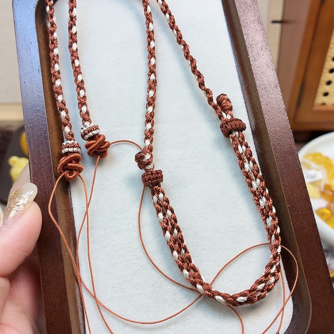蜜蜡未镶嵌颈饰编绳配锁骨