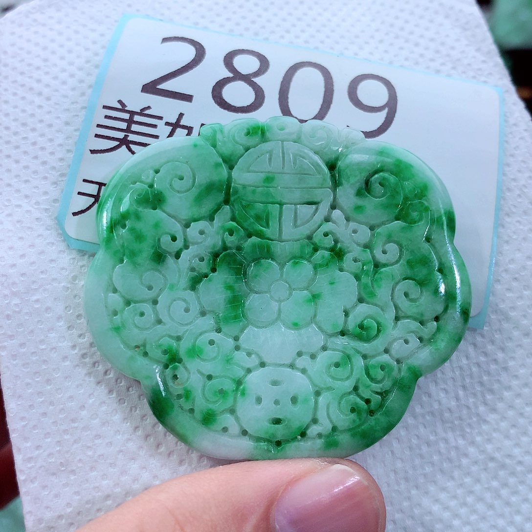 吊坠(不含链)未镶嵌翡翠