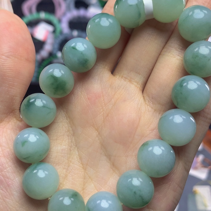 翡翠手链未镶嵌翡翠