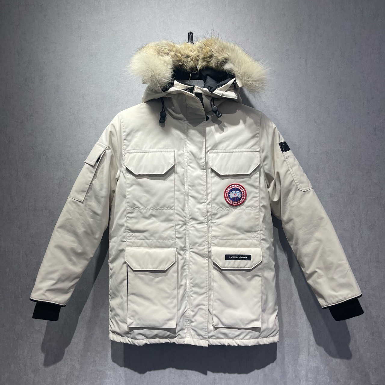 99新  加拿大鹅 远征系列可拆卸毛领派克羽绒服/S码/17000