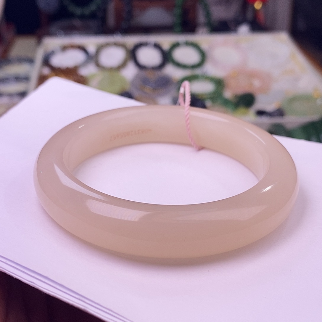 颈饰未镶嵌和田玉收藏级57浓藕粉老矿料脂膏级冰底红粉手镯