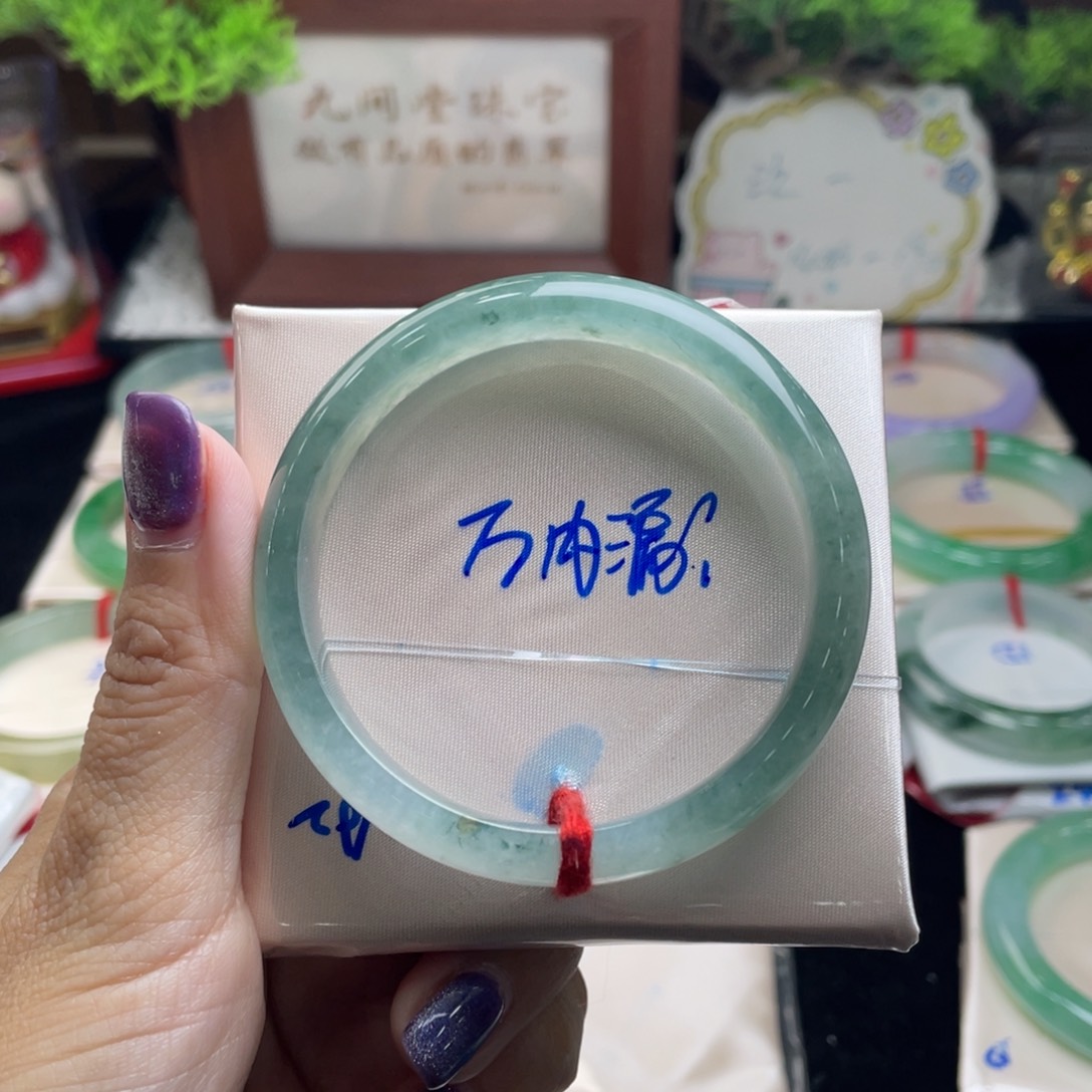 梦***鹿翡翠未镶嵌手镯55正圈 分单2