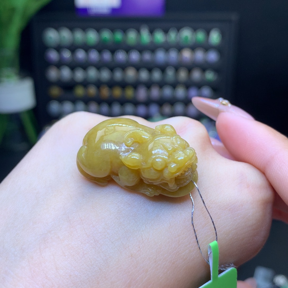 翡翠颈饰未镶嵌天然