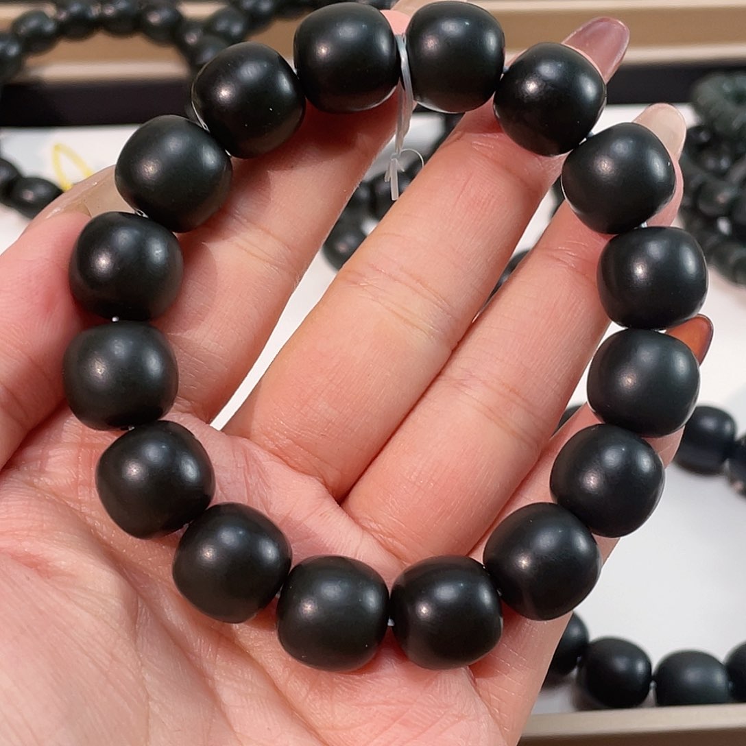 和田玉手链未镶嵌黑青 14