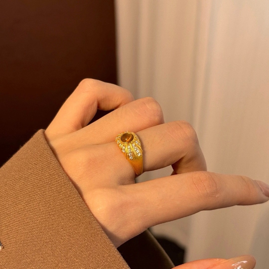  999 镀k  拉丝虎眼石点钻金戒指 轻奢风高级感镶钻K37