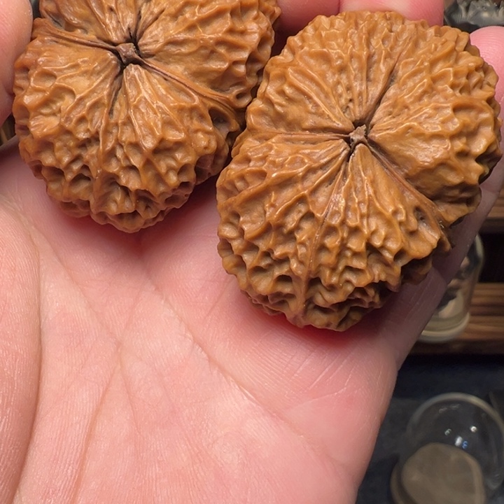 文玩核桃把件玛瑙红石铫47mm