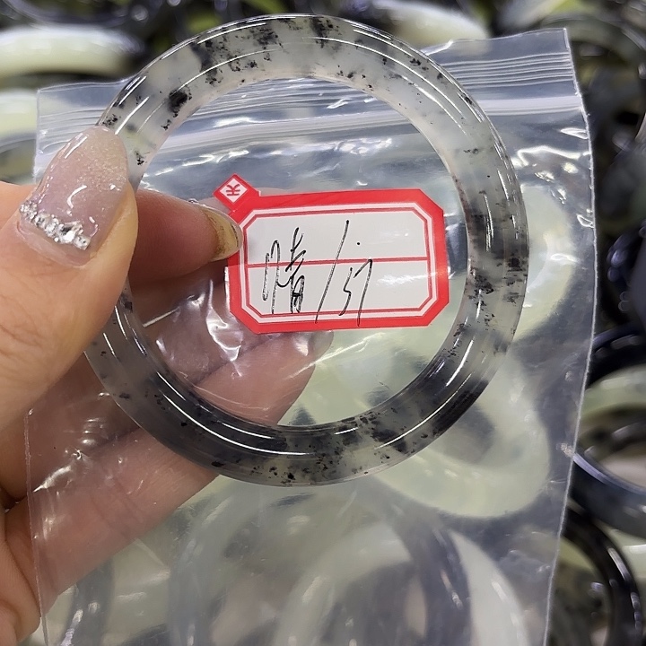 小***情蛇纹石玉未镶嵌手镯