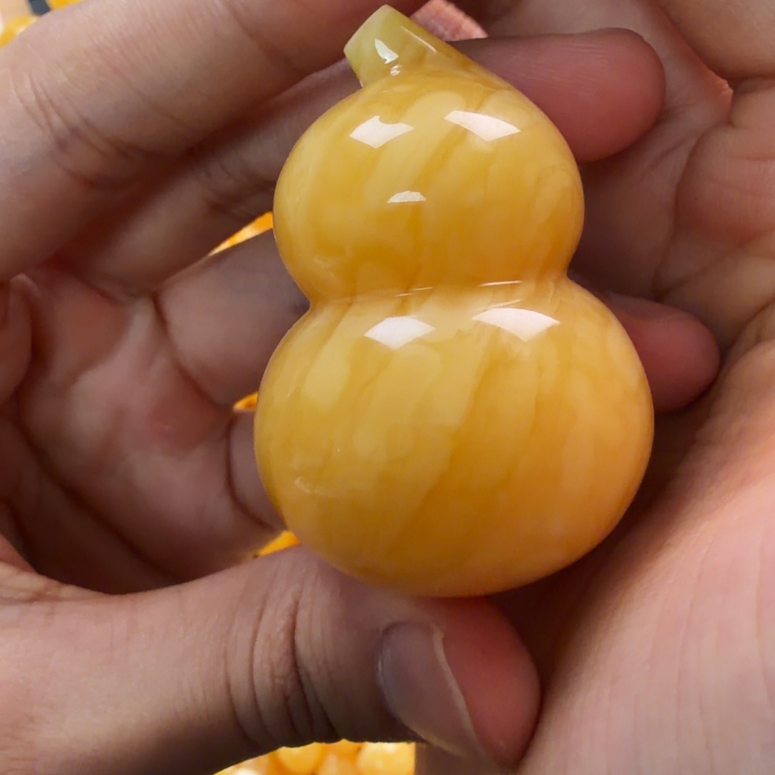 琥珀未镶嵌珠宝奇石32.8g