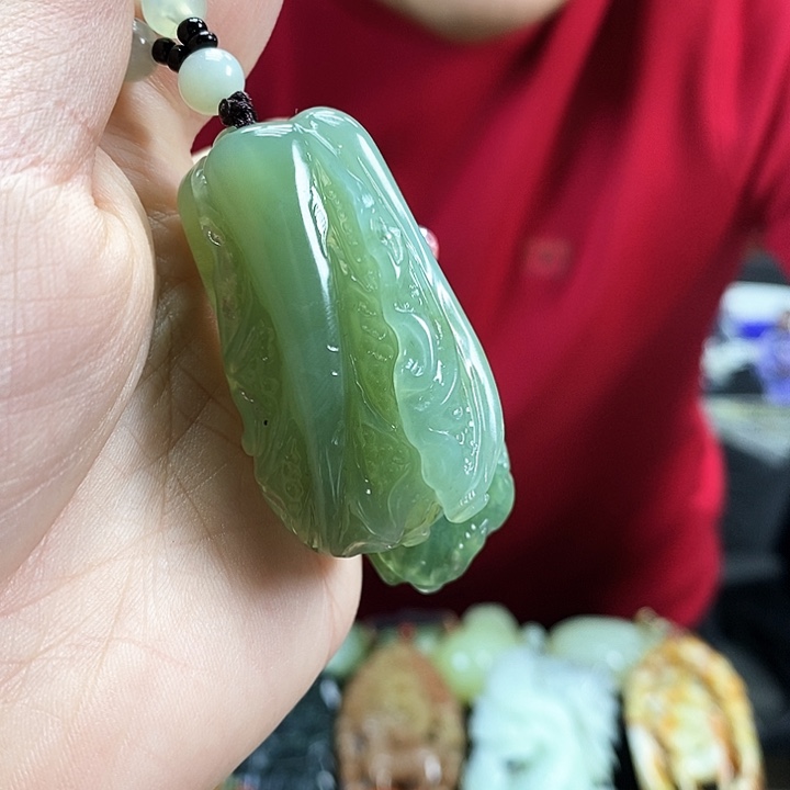 蛇纹石玉吊坠未镶嵌