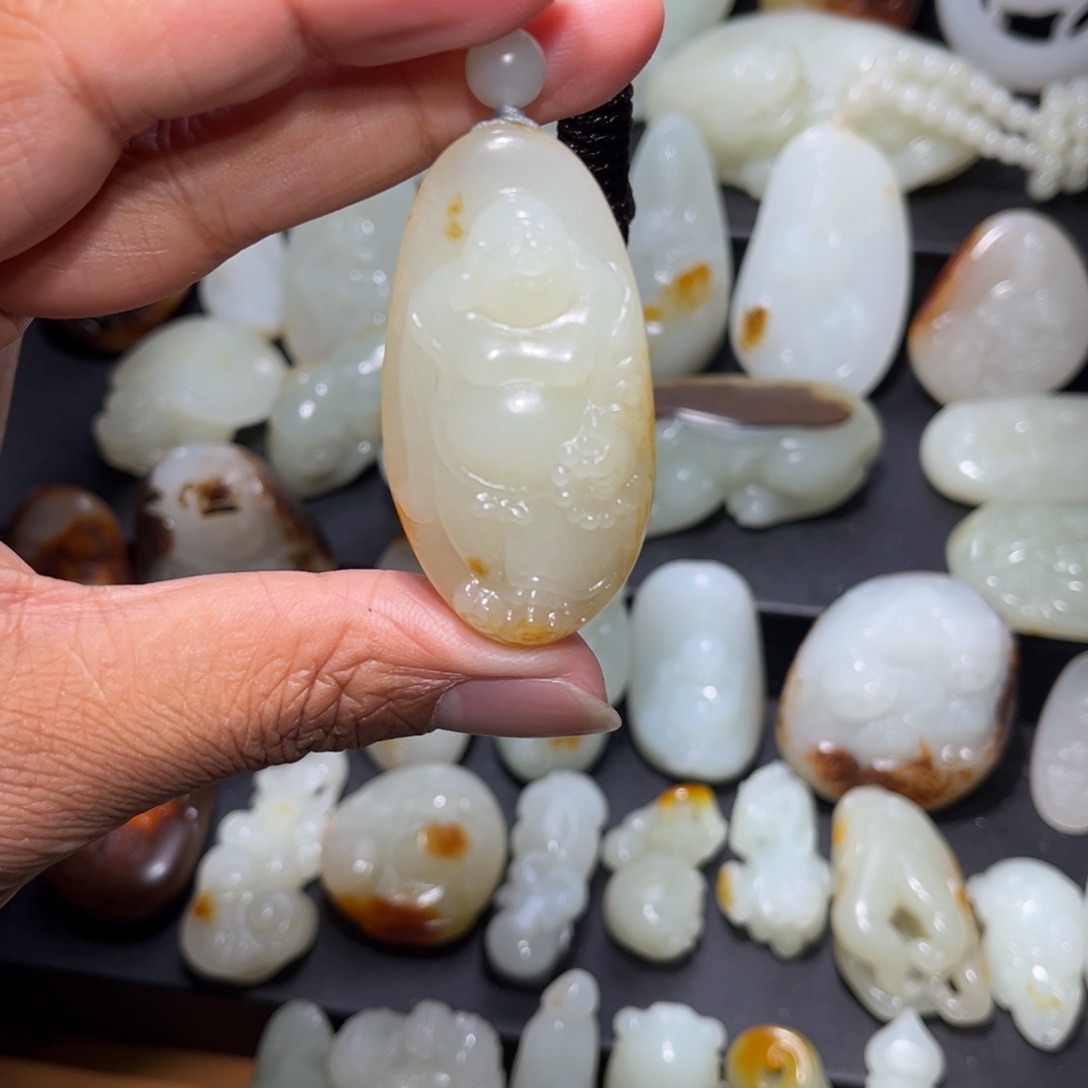 和田玉未镶嵌颈饰