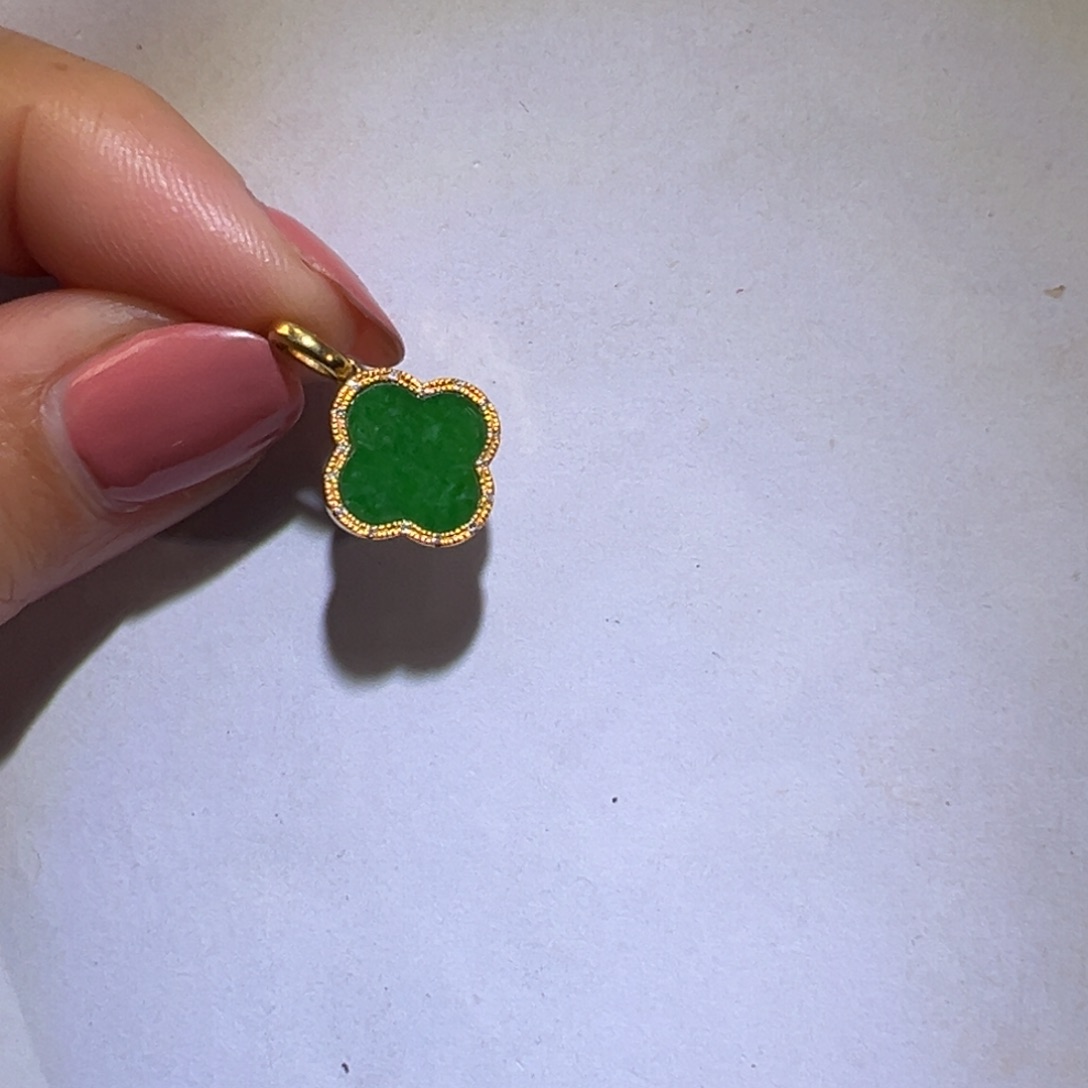 翡翠颈饰18K金镶嵌吊坠