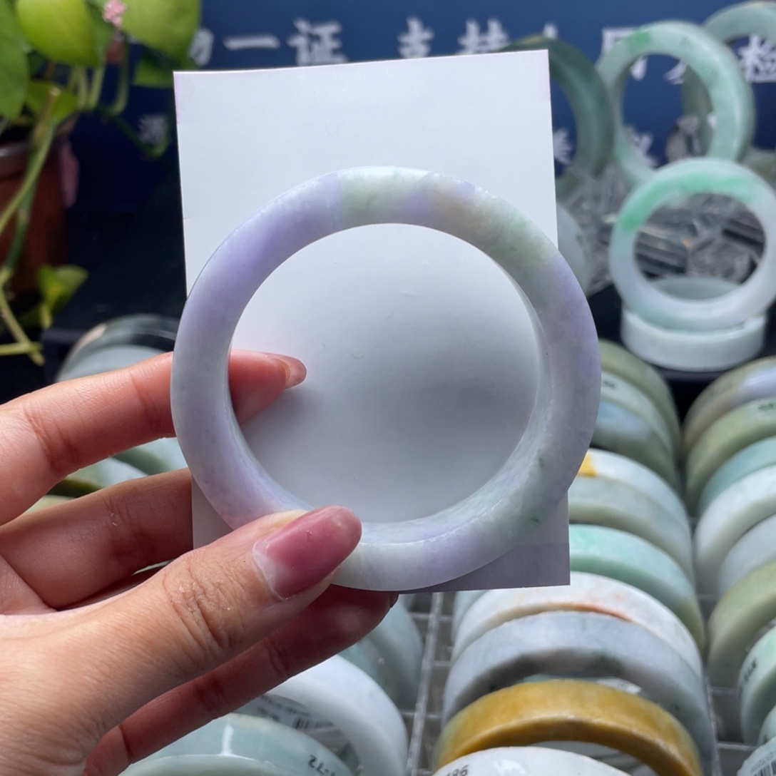 请***姐定制翡翠未镶嵌翡翠手镯