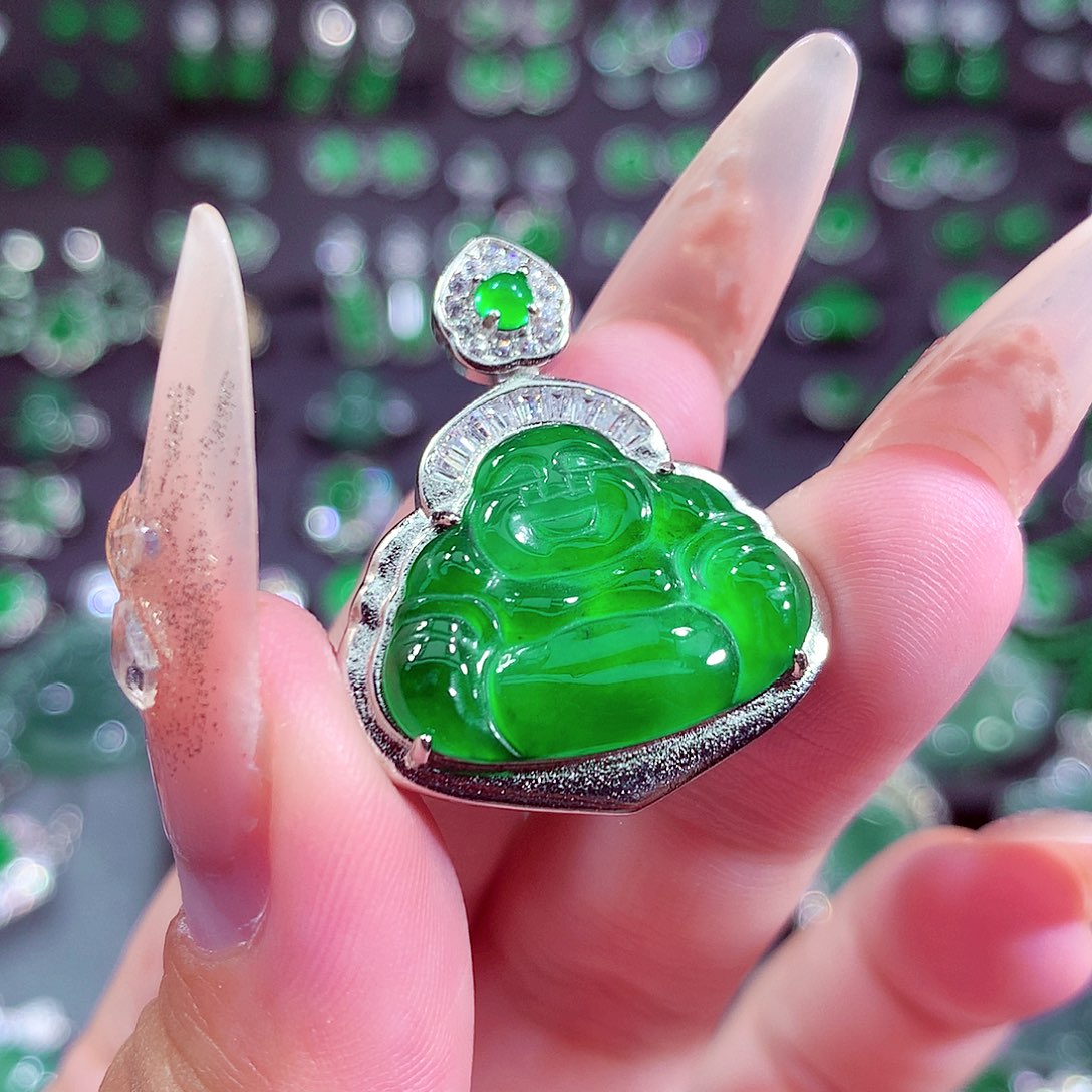 翡翠未镶嵌颈饰挂件