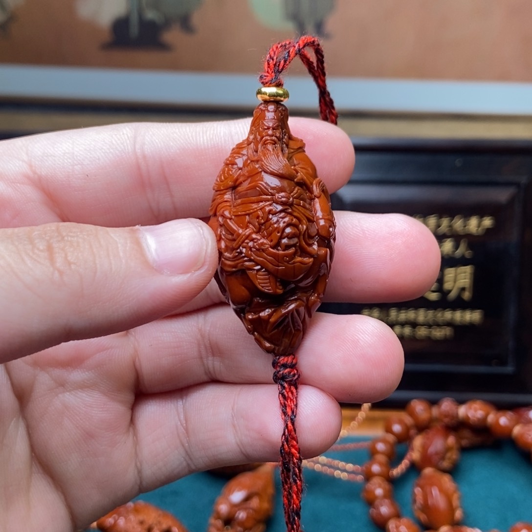 手串橄榄核千里走单骑