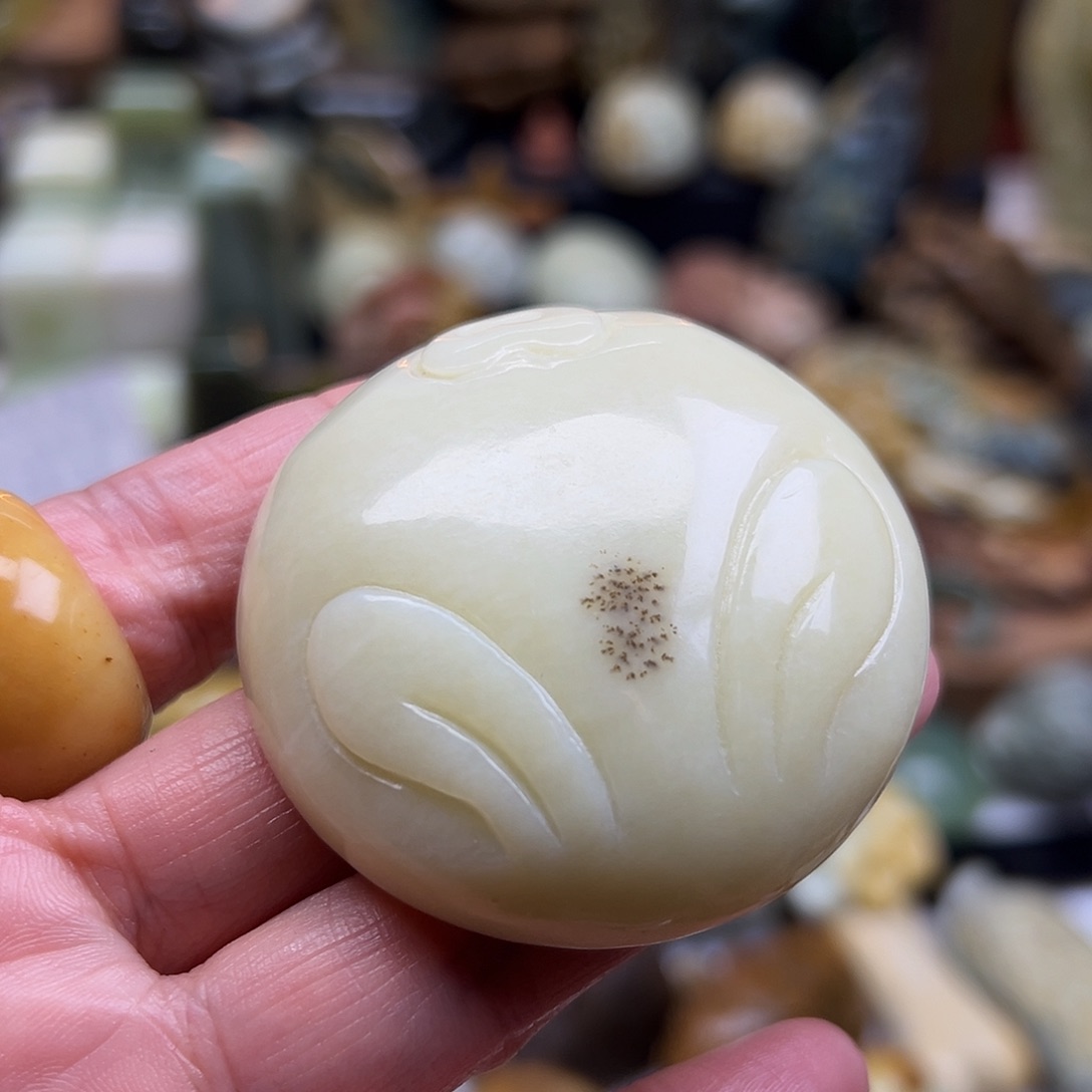 岫玉未镶嵌颈饰辽阳料兔兔水草有线