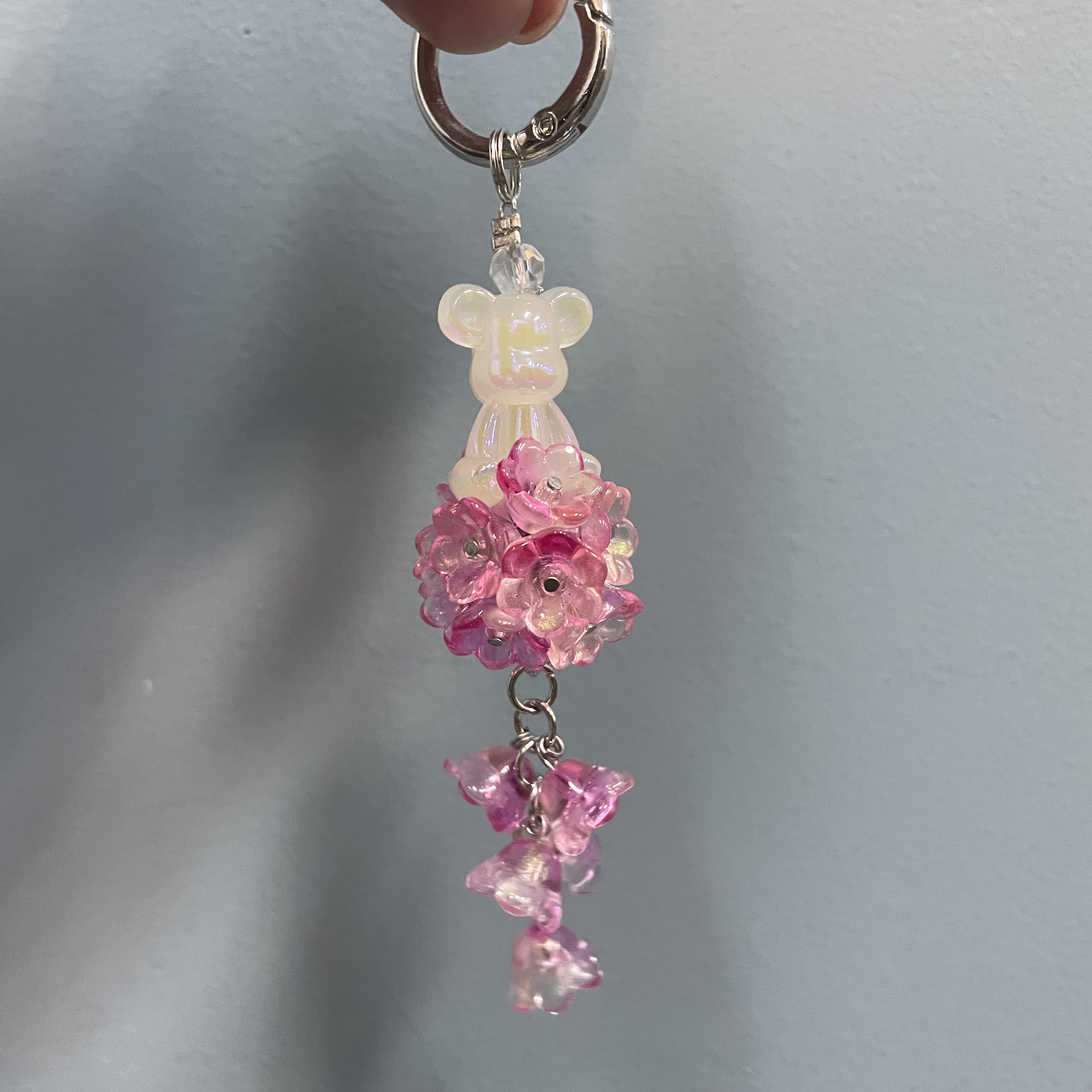 扣款玫粉色花球小熊手机坠E379
