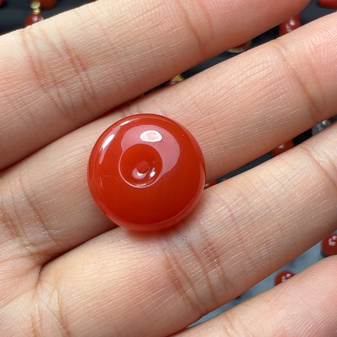 南红玛瑙扣子未镶嵌