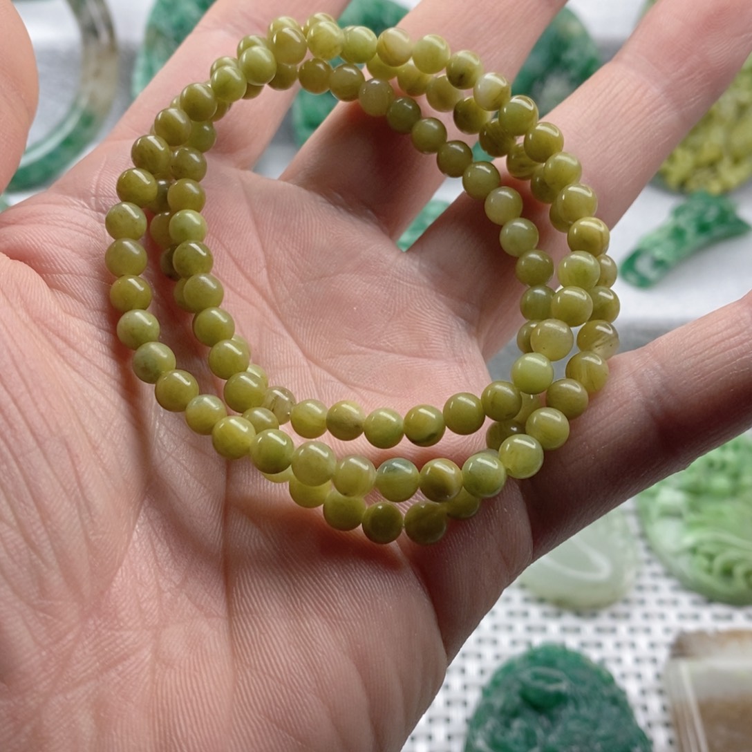 独山玉未镶嵌颈饰