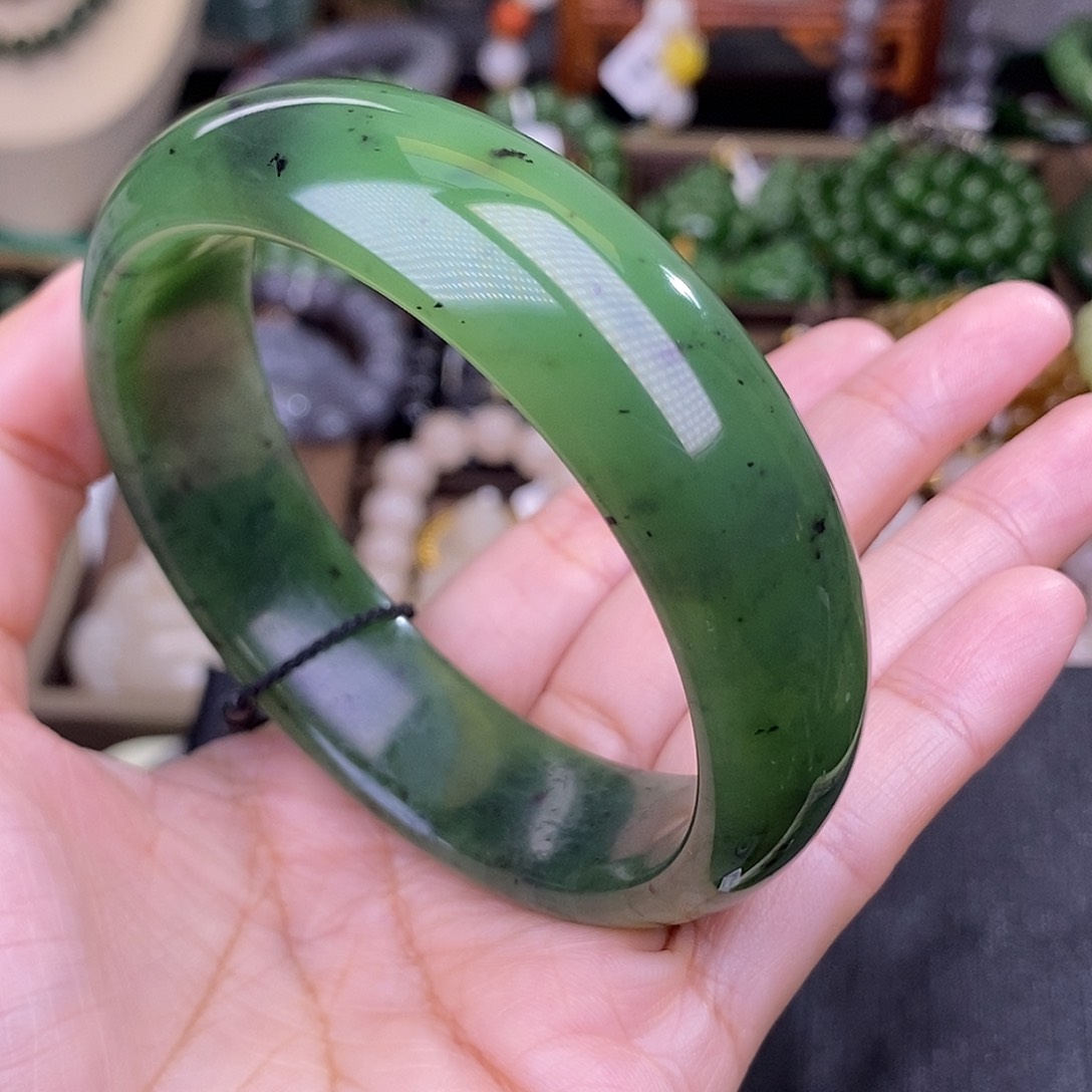 和田玉60 碧玉阳绿脂膏级轮胎老料手镯清货价未镶嵌