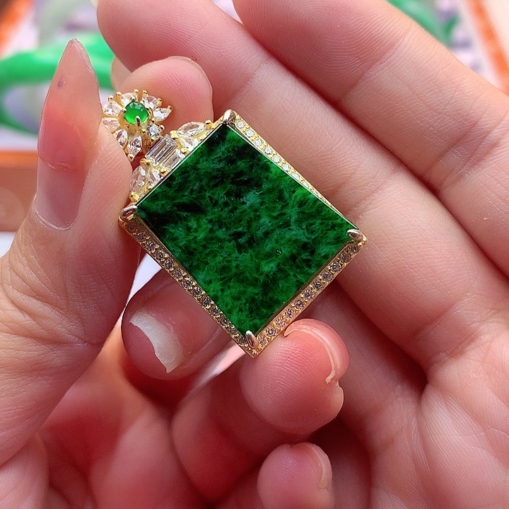 翡翠颈饰银S925镶嵌翡翠