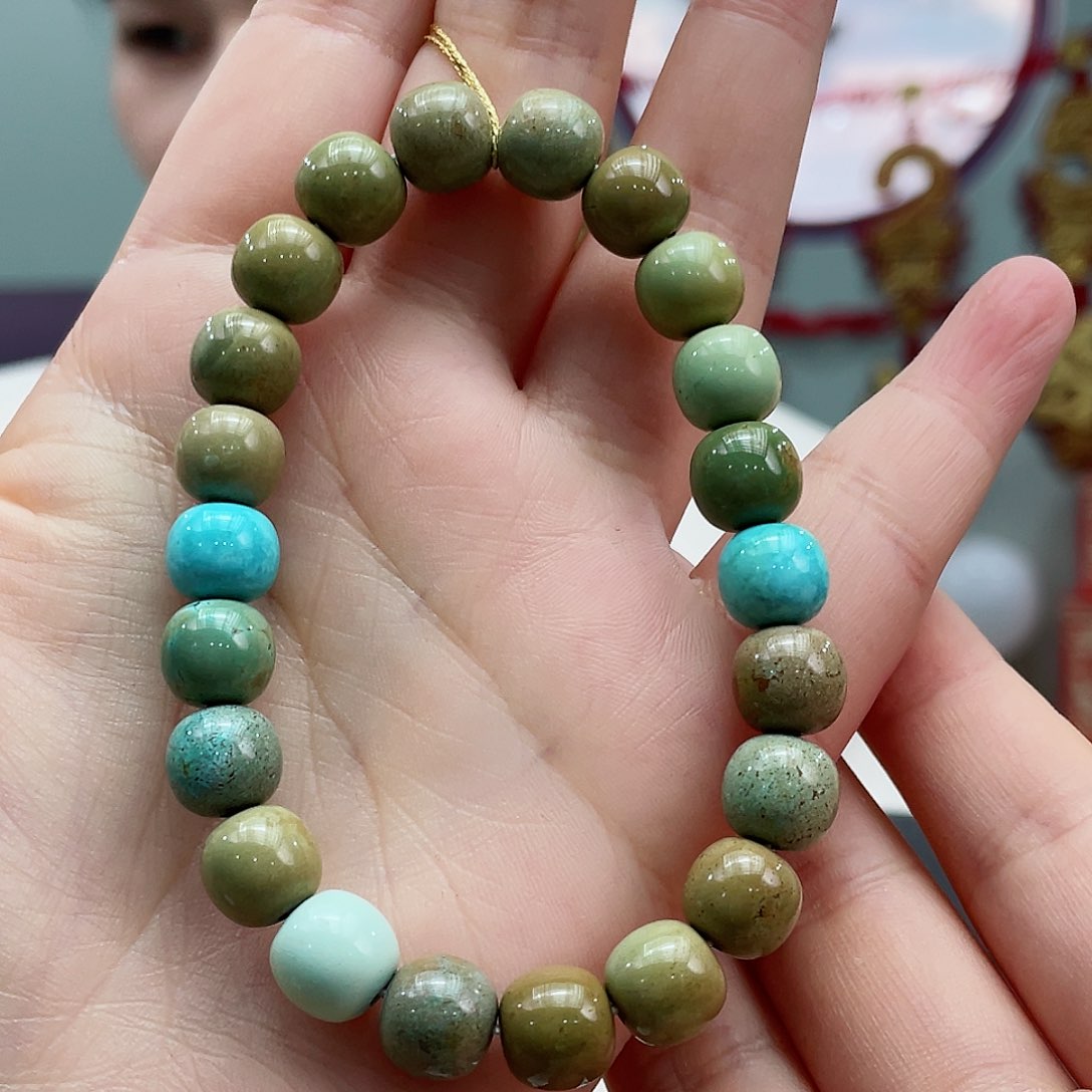 绿松石颈饰未镶嵌