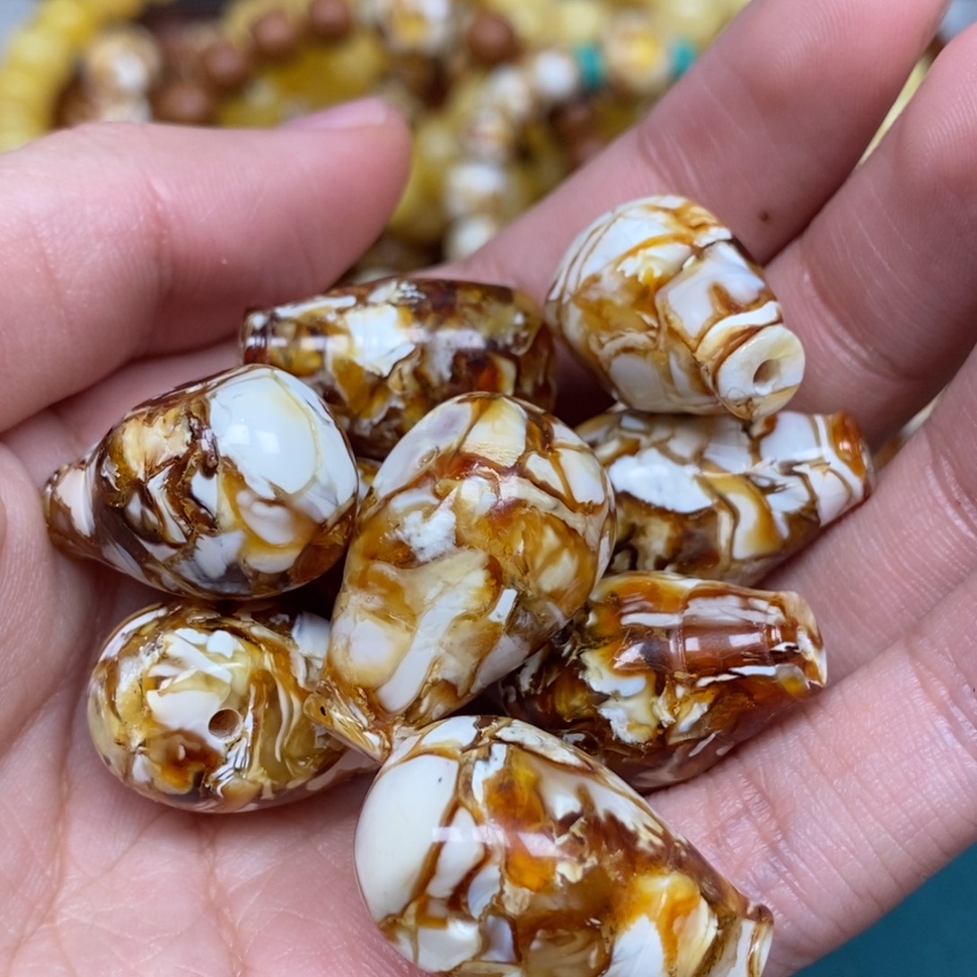 【新人专享】沁色蜜蜡三通（无眼）