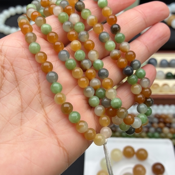 伊***呀和田玉未镶嵌颈饰