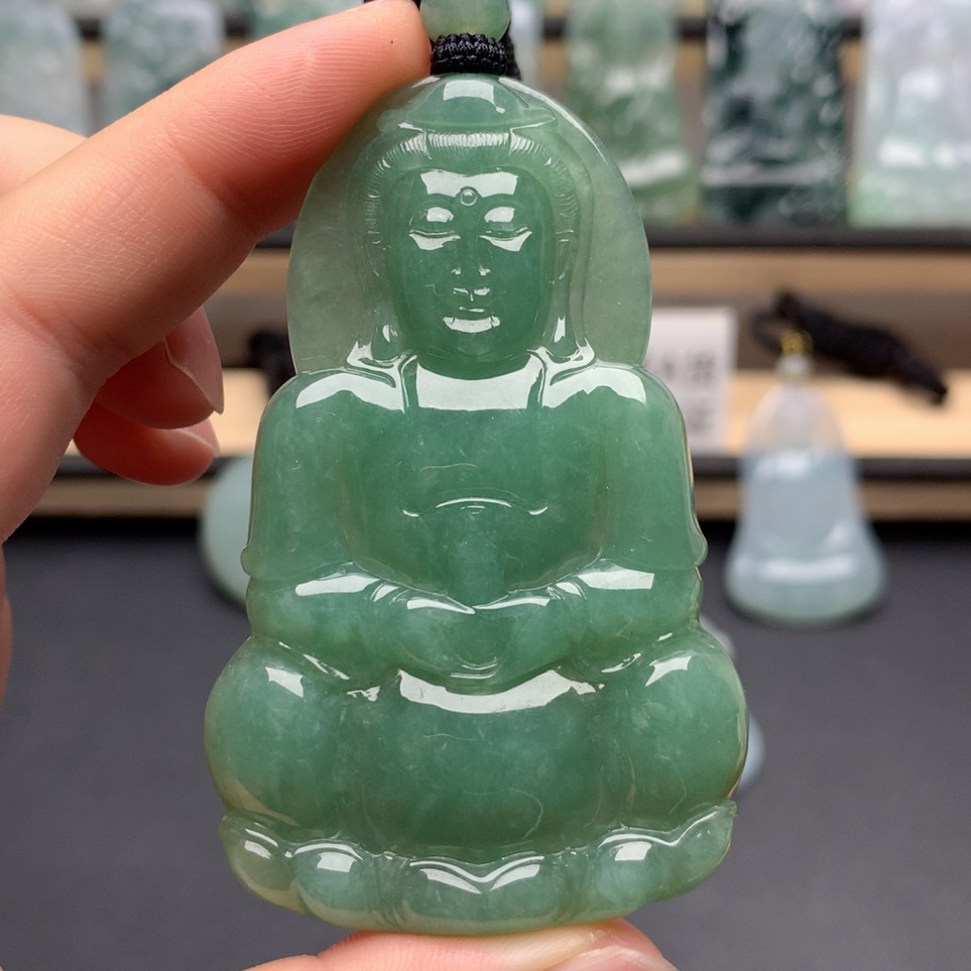颈饰未镶嵌翡翠观音