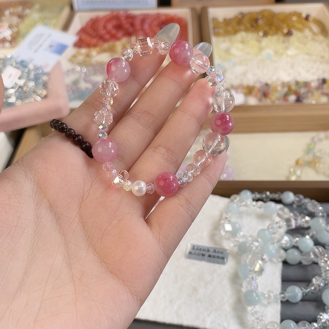 椰****水晶手链未镶嵌多样性发货a079