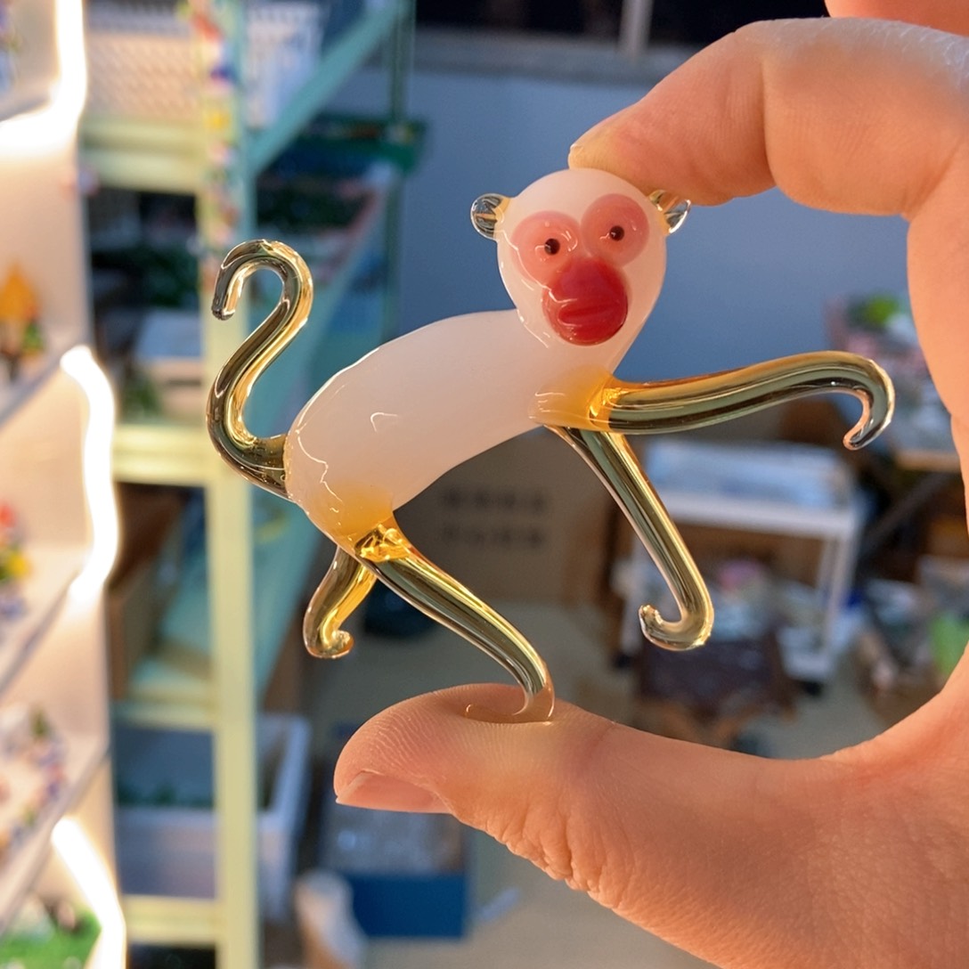 琉璃手工艺品金丝猴