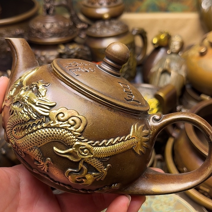 精美铜器批发档口