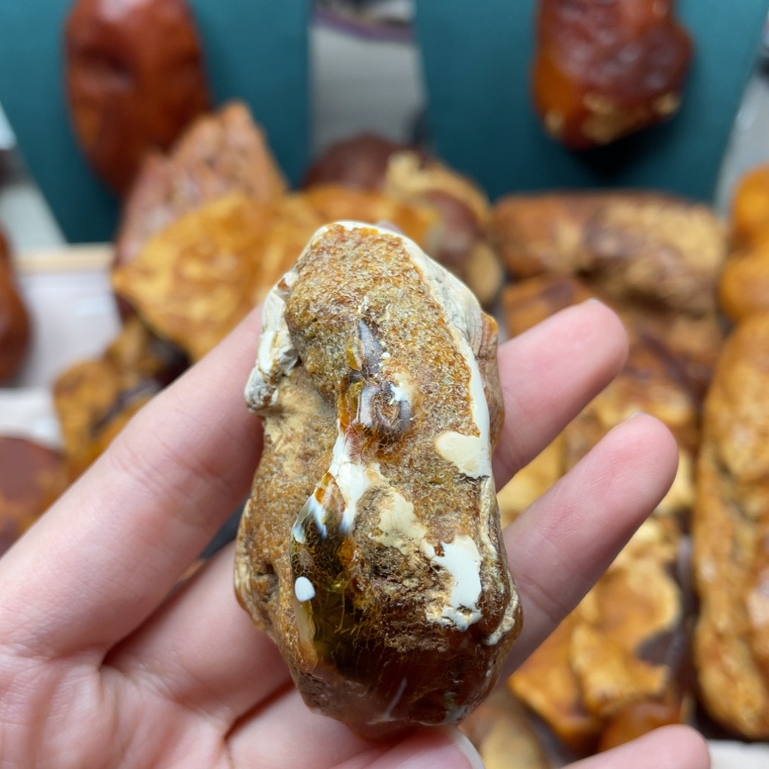 琥珀珠宝奇石未镶嵌