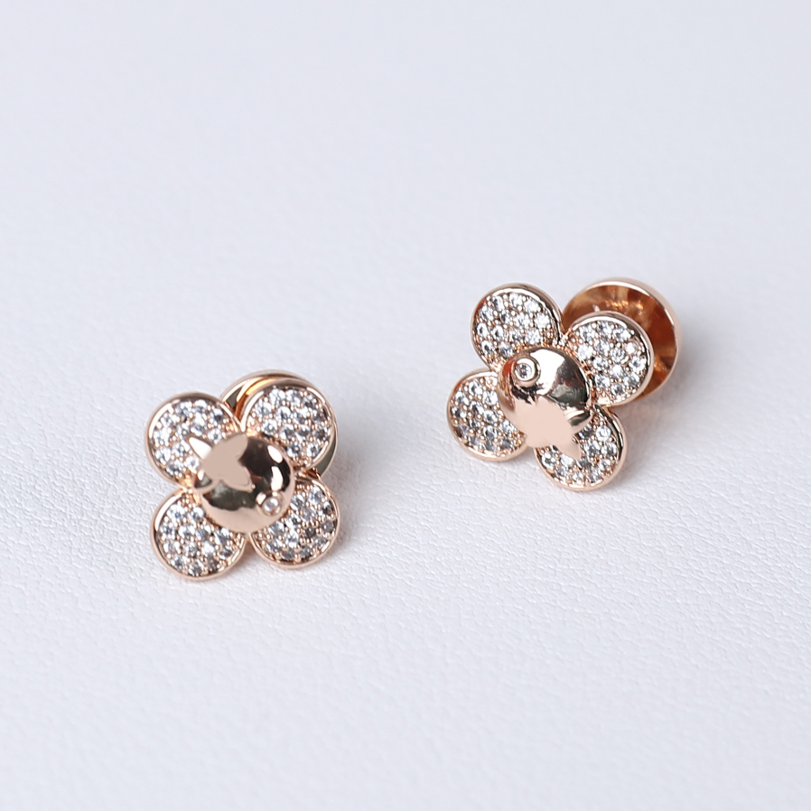 铜合金耳饰 铜耳钉 时代品牌四叶草时尚流行耳钉M40158