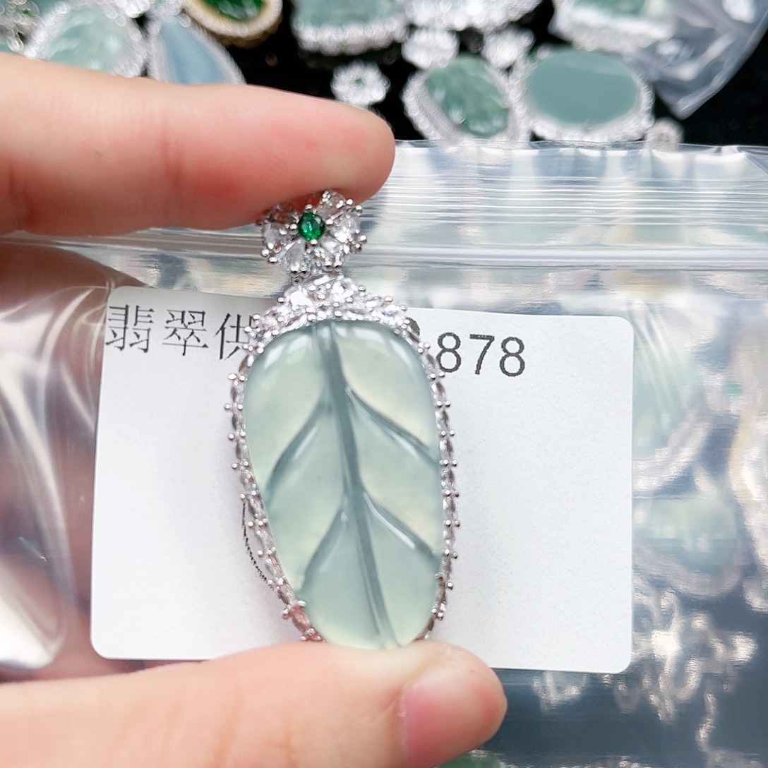 翡翠颈饰未镶嵌翡翠878
